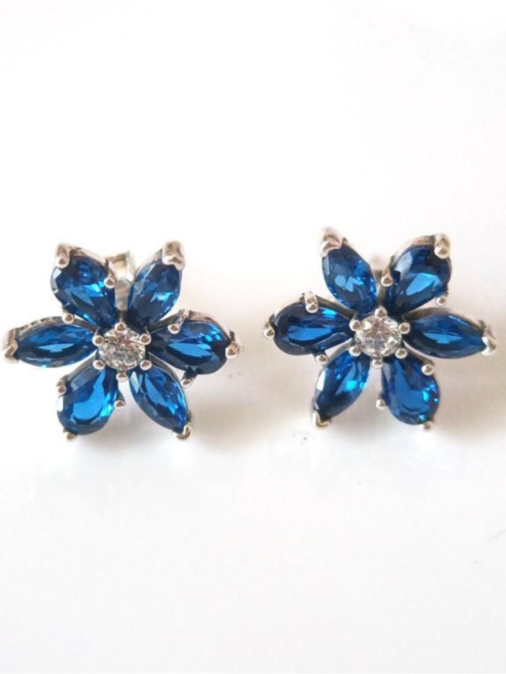PANDORA Blue Floral Crystal Stud Earrings w/ Box 🌸